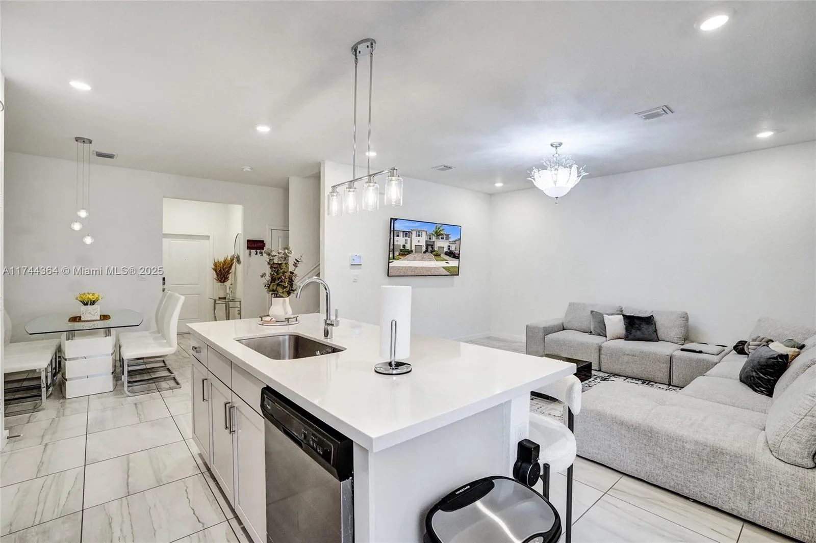 838 SE 17th St, Homestead, FL 33034 photo 13