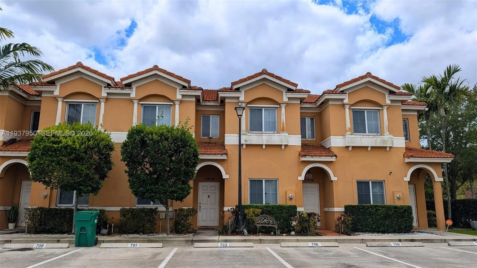 5906 Woodlands Blvd, Tamarac, FL 33319