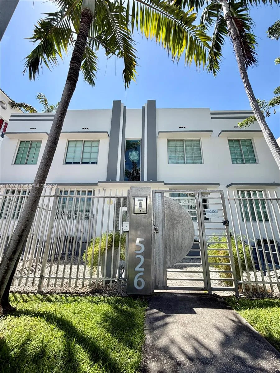 526 15th St # 12, Miami Beach, FL 33139 photo 2
