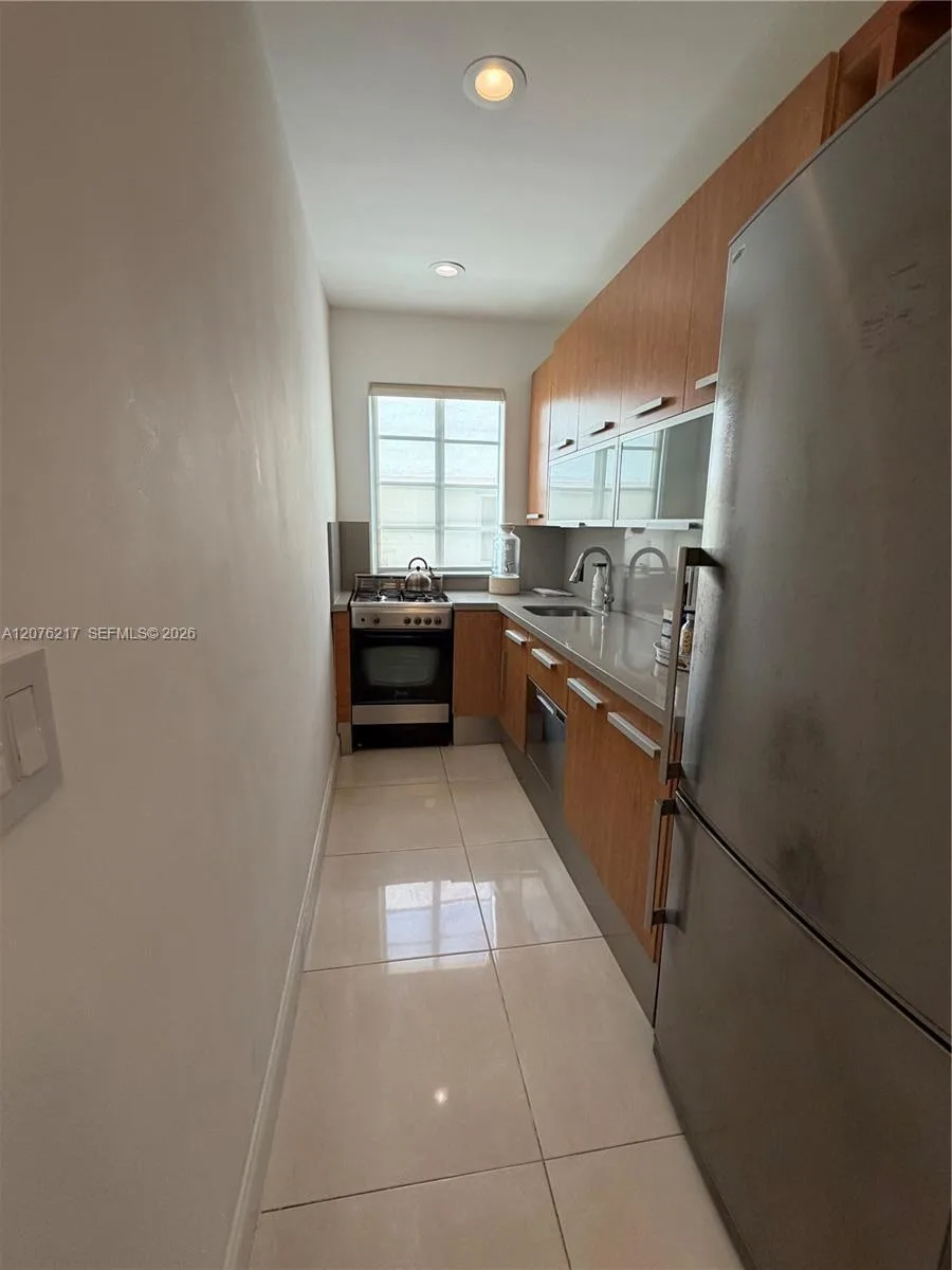 526 15th St # 12, Miami Beach, FL 33139 photo 8