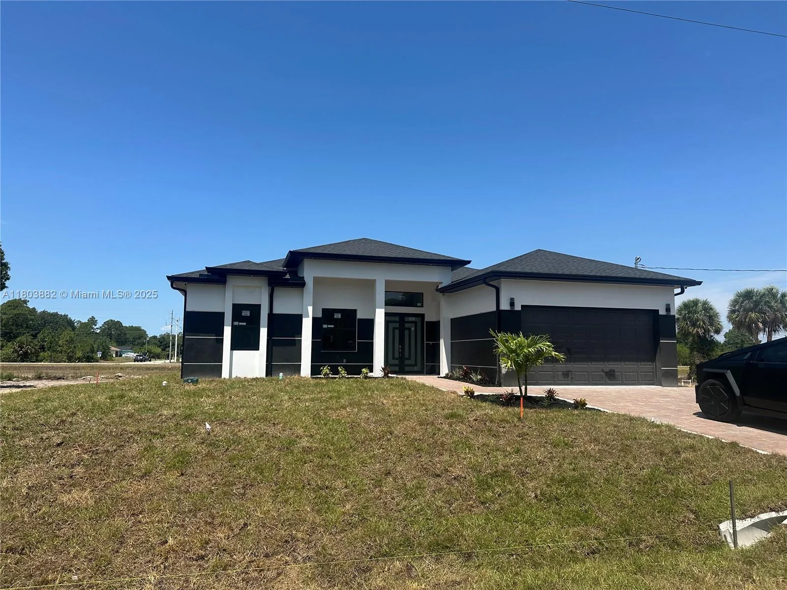 1713 N Lee Ave, Lehigh Acres, FL 33972
