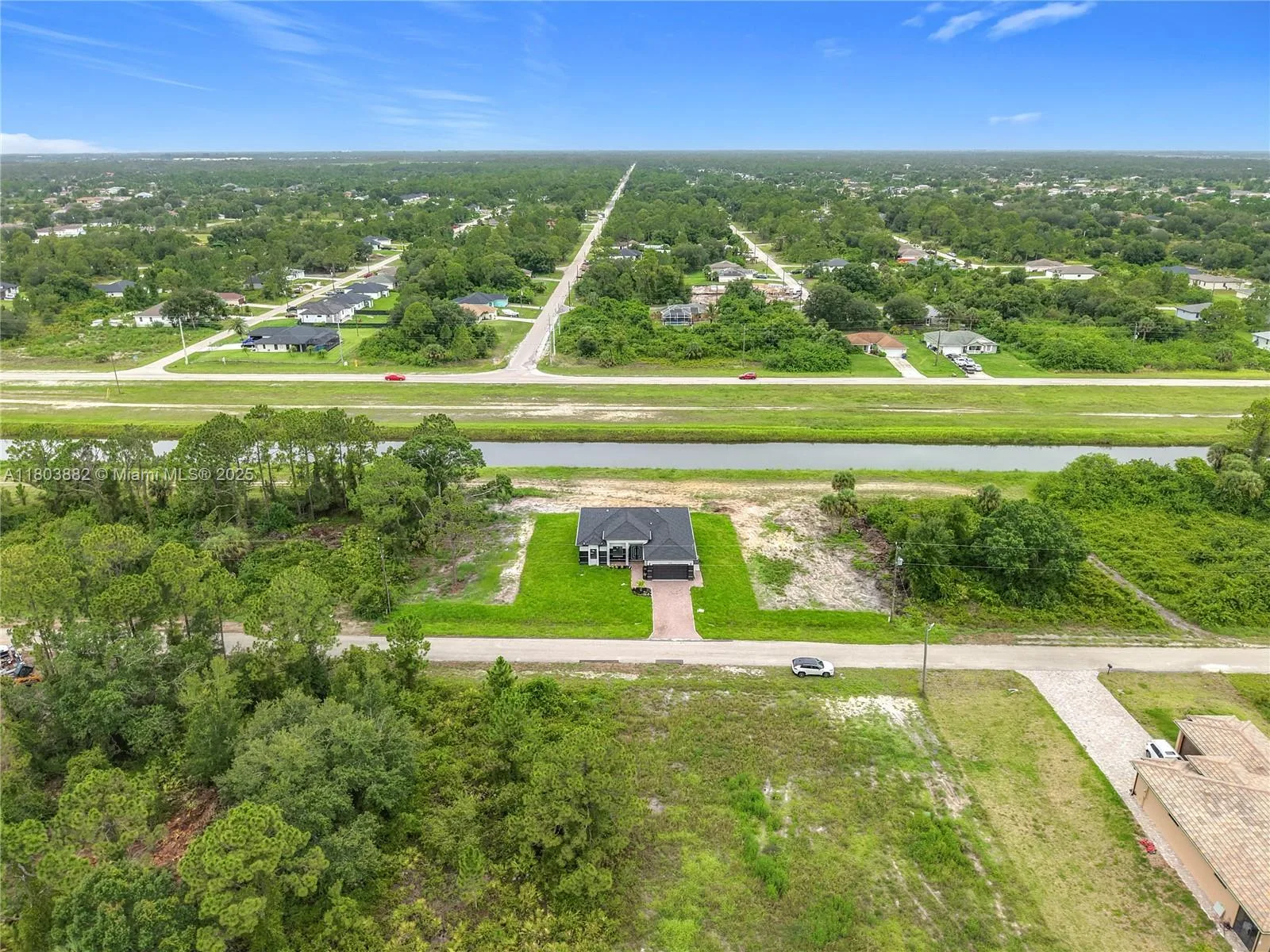 1713 N Lee Ave, Lehigh Acres, FL 33972 photo 2