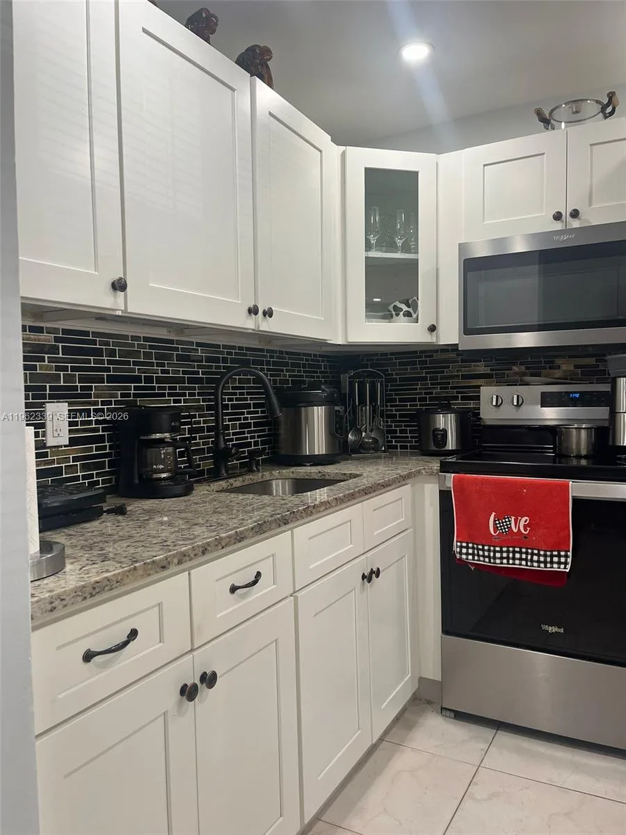 35 Camden # B, West Palm Beach, FL 33417 photo 6
