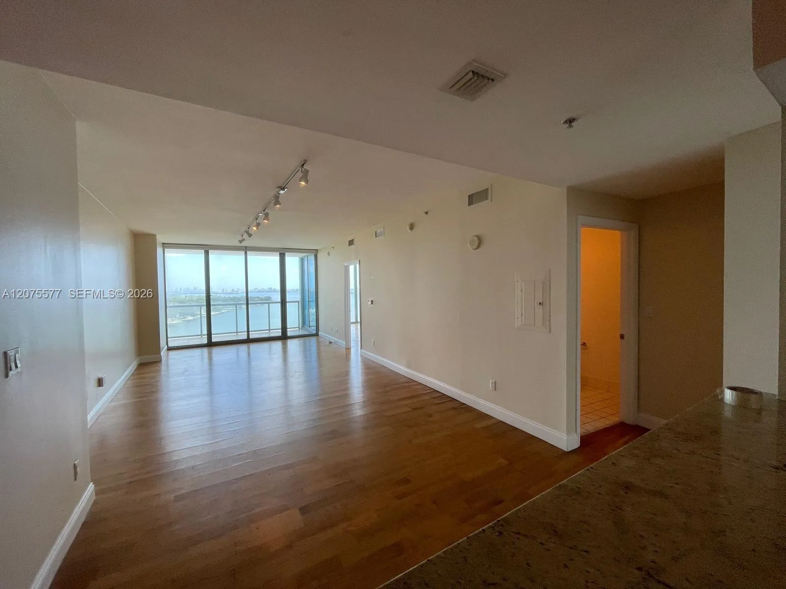 601 NE 36th St # 1209, Miami, FL 33137 photo 10