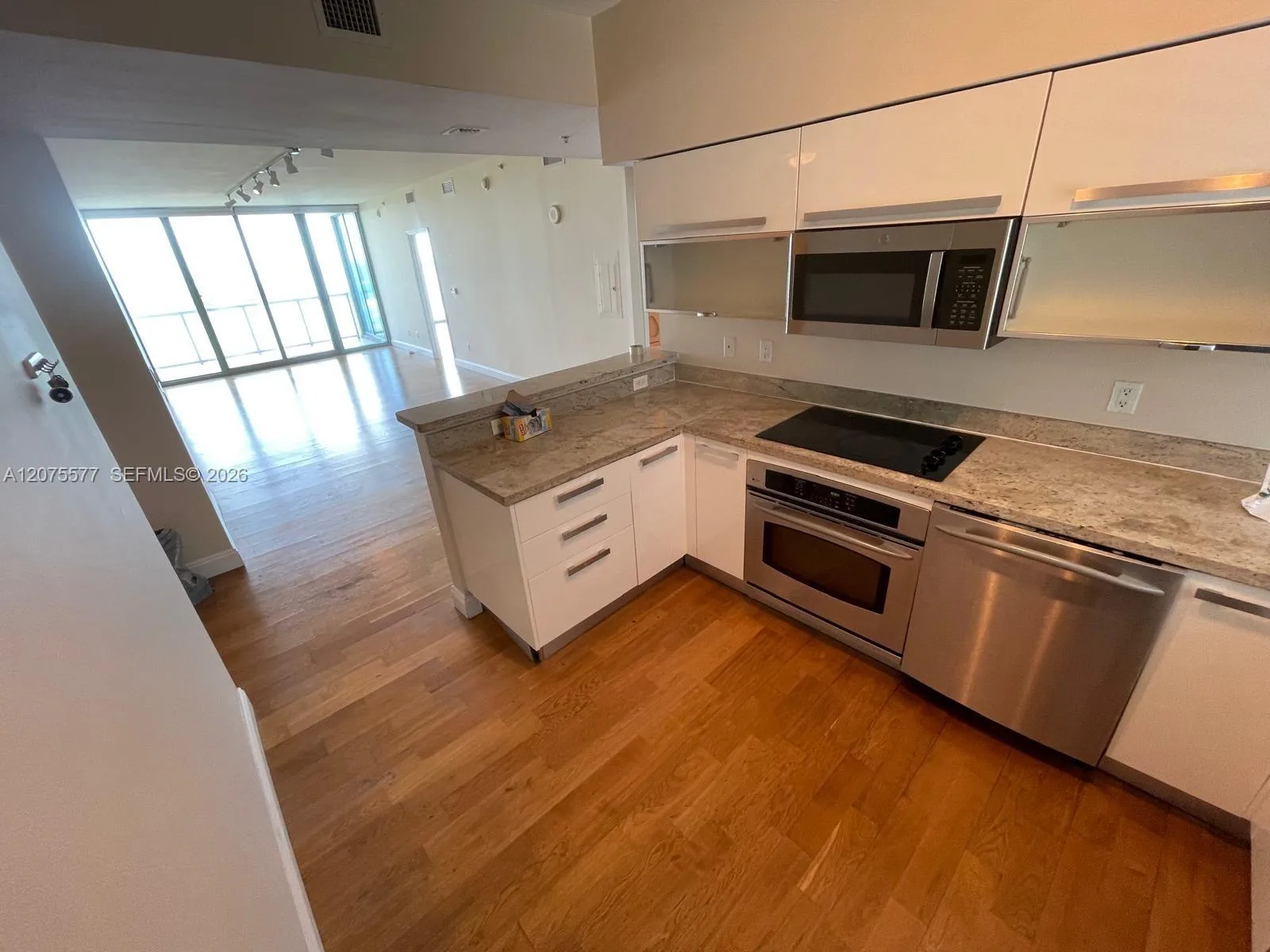 601 NE 36th St # 1209, Miami, FL 33137 photo 3