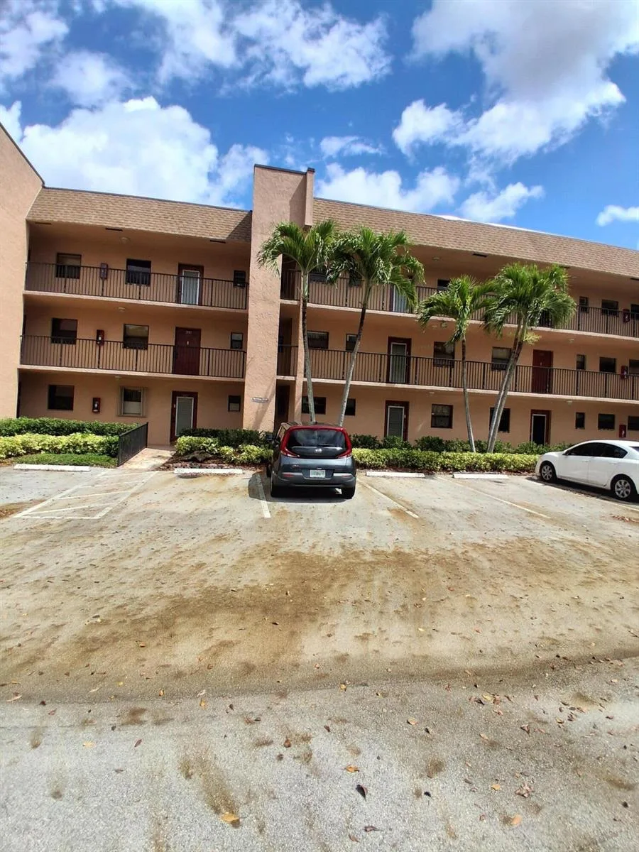 10303 Sunrise Lakes Boulevard # 103, Sunrise, FL 33322