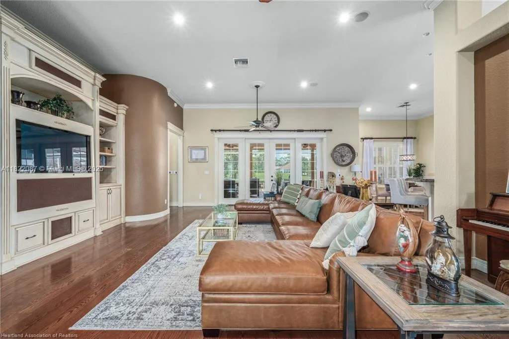 3859 Enchanted Oaks LN, Sebring, FL 33875 photo 4