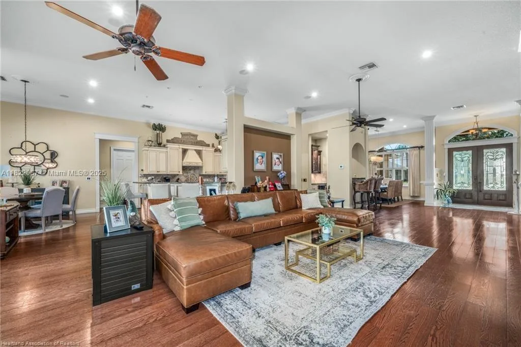 3859 Enchanted Oaks LN, Sebring, FL 33875 photo 5