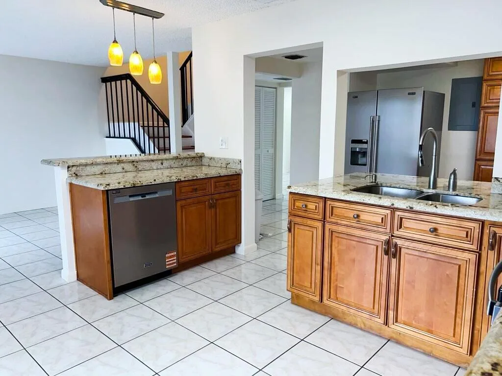 3094 BERMWOOD Lane # 237, Hollywood, FL 33021 photo 6