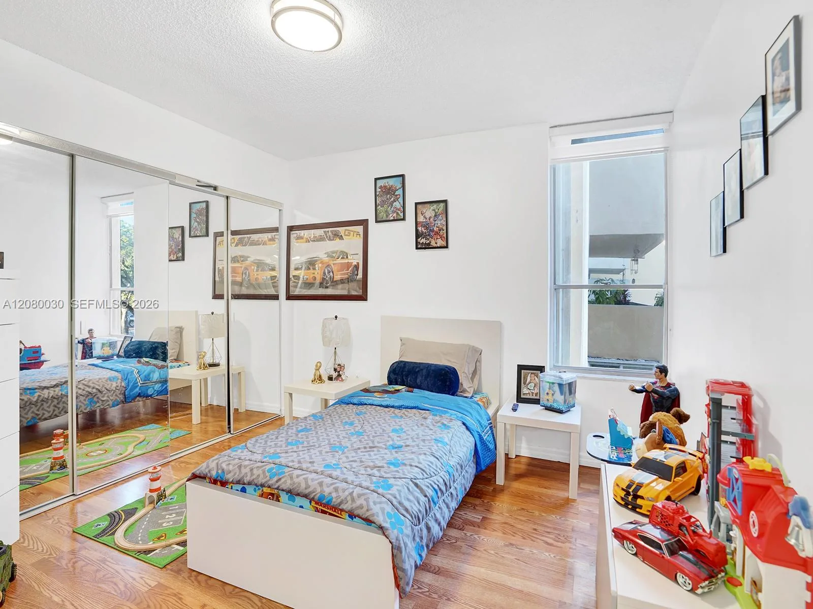 Listing photo 9