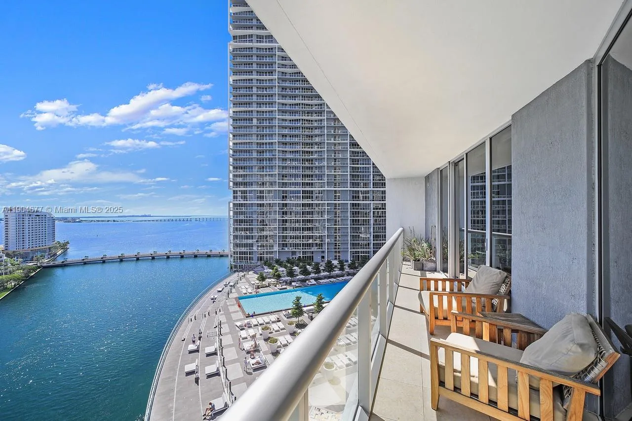 465 Brickell Ave # 2001, Miami, FL 33131 photo 2