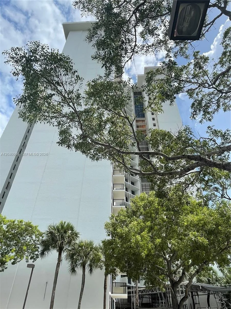 18181 NE 31st ct # 305, Aventura, FL 33160 photo 2