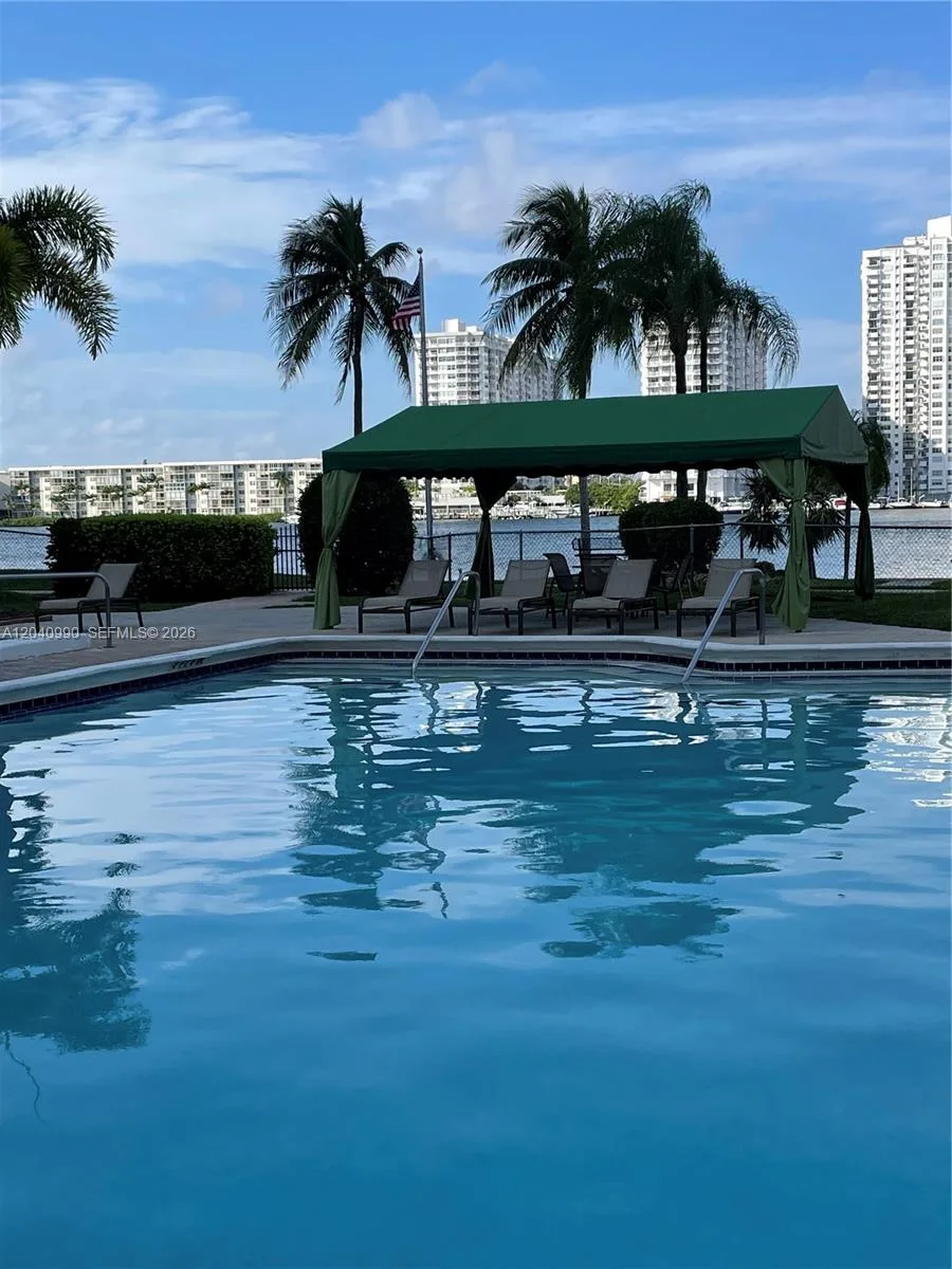 18181 NE 31st ct # 305, Aventura, FL 33160 photo 4