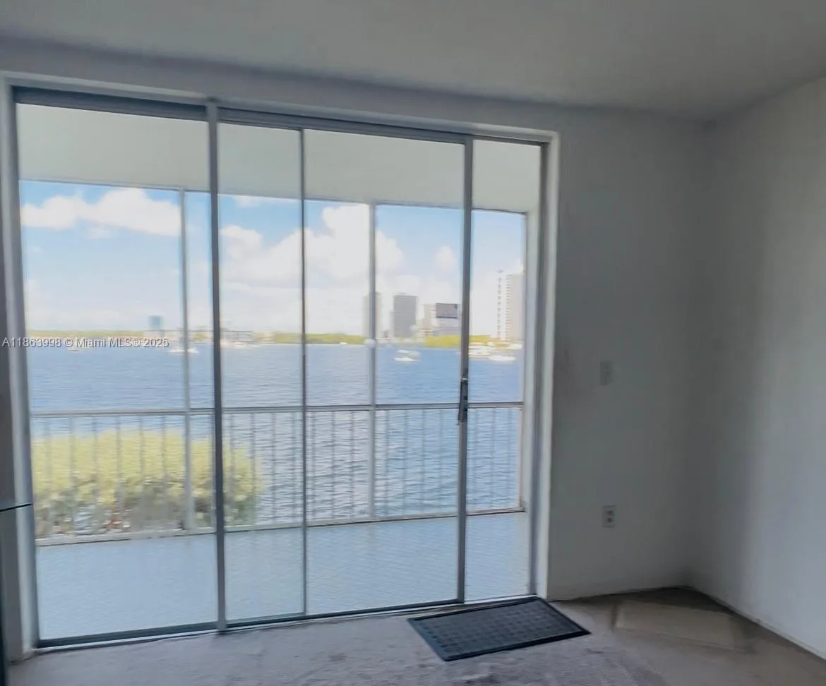3000 Marcos Dr # P311, Aventura, FL 33160