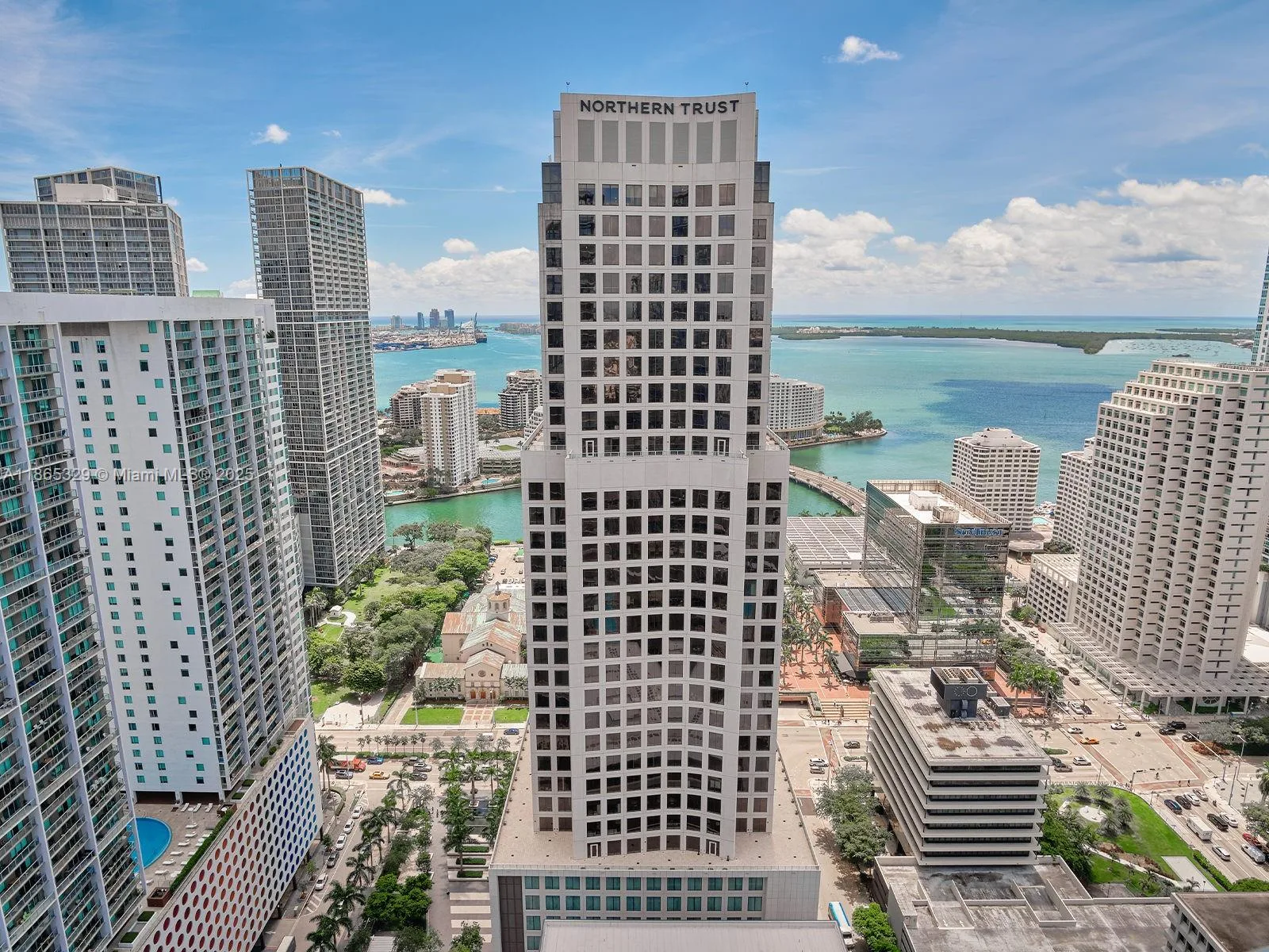 68 SE 6th St # 3705, Miami, FL 33131