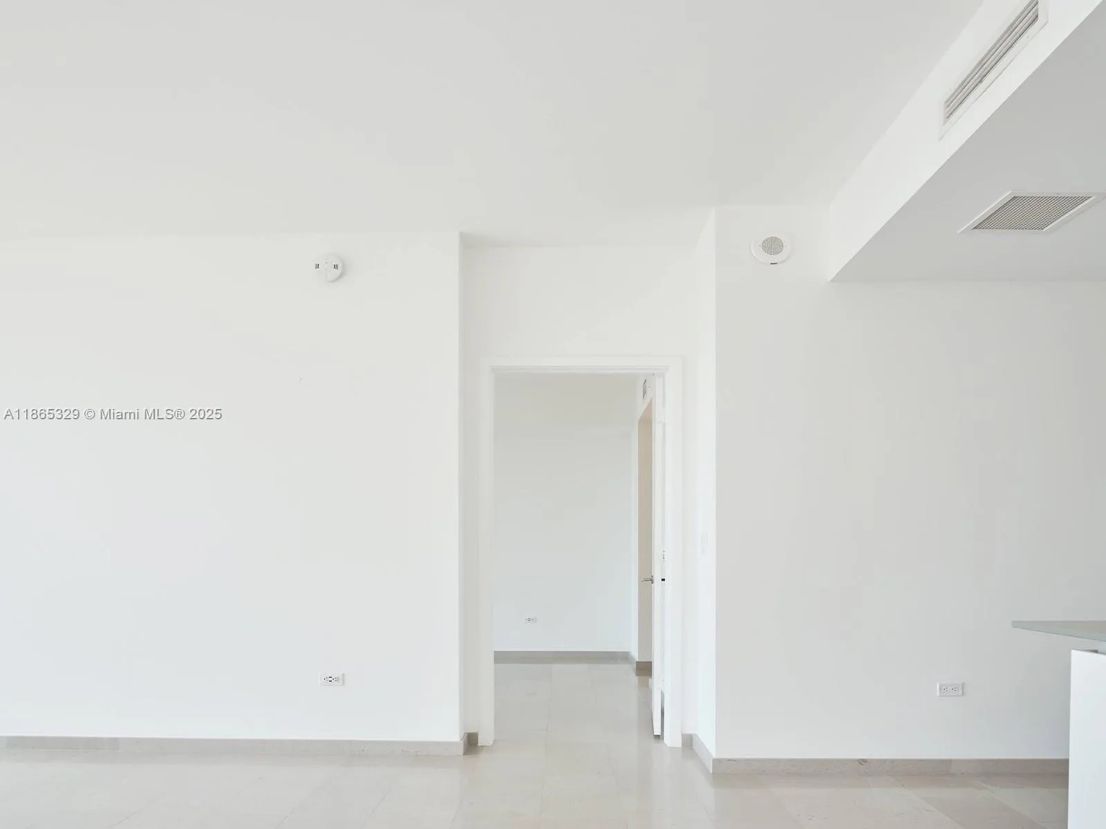 68 SE 6th St # 3705, Miami, FL 33131 photo 11