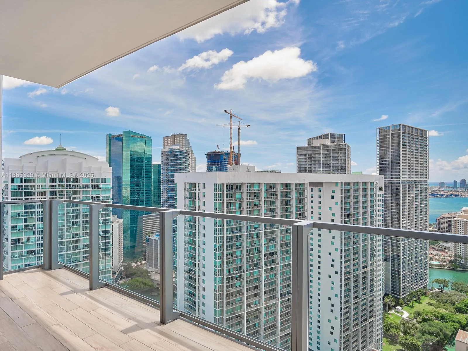68 SE 6th St # 3705, Miami, FL 33131 photo 3