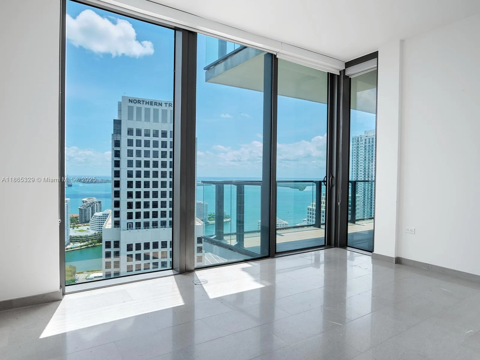 68 SE 6th St # 3705, Miami, FL 33131 photo 5