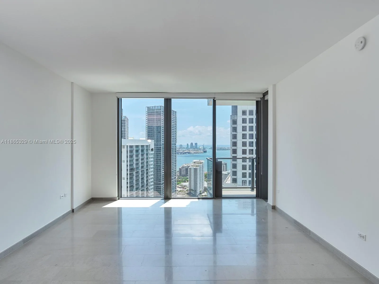 68 SE 6th St # 3705, Miami, FL 33131 photo 6