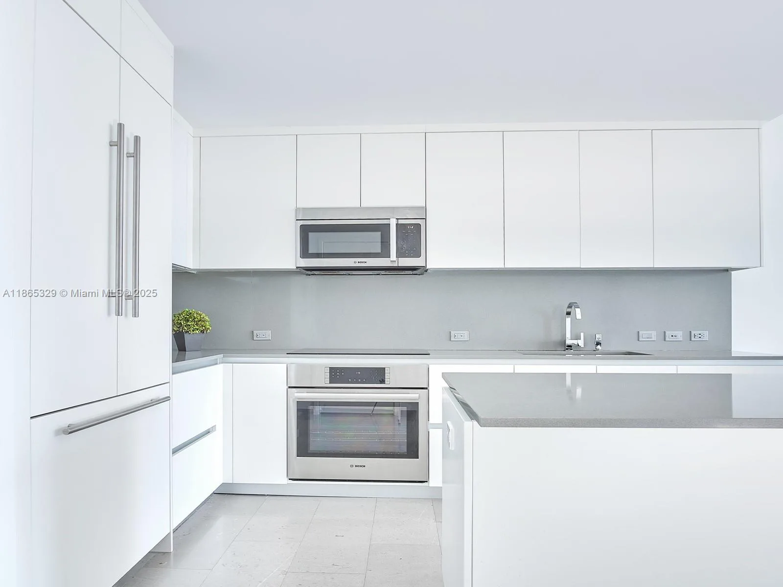 68 SE 6th St # 3705, Miami, FL 33131 photo 9