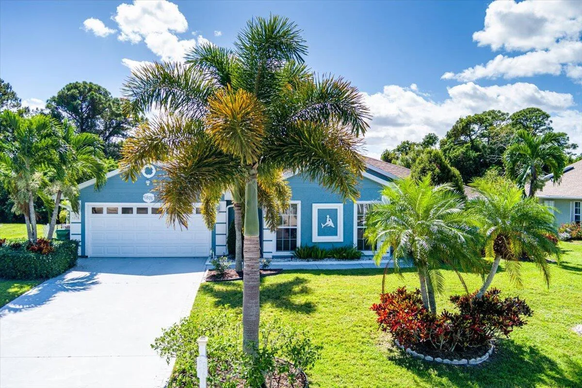 6876 Bronte Circle, Port St. Lucie, FL 34952