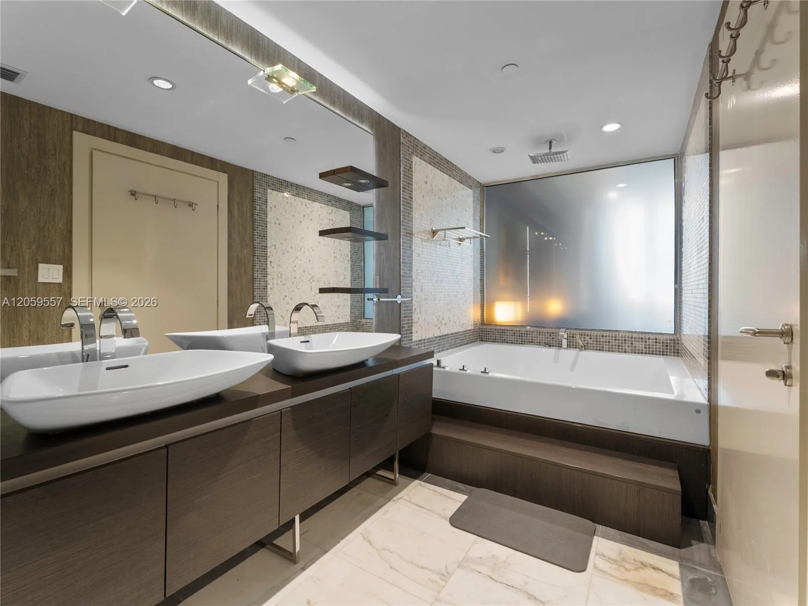 200 Biscayne Boulevard Way # 1407, Miami, FL 33131 photo 7