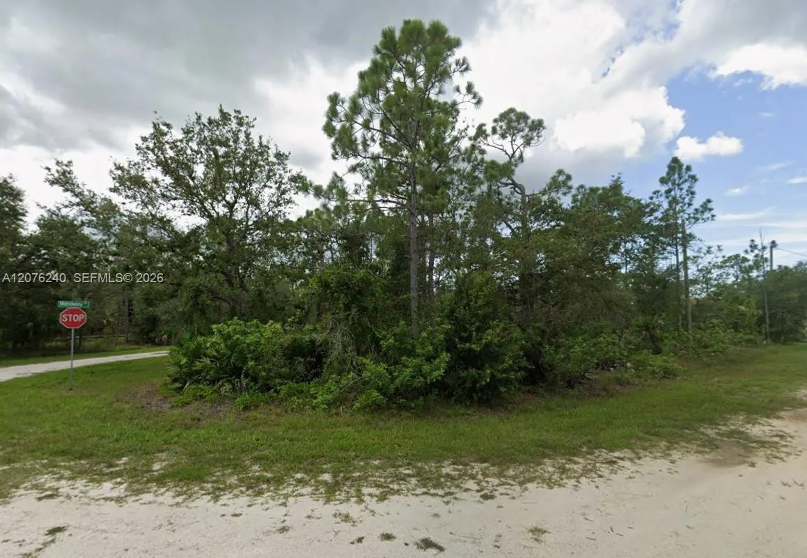 28047 Aloha Dr, Other City - In The State Of Florida, FL 33955 photo 2