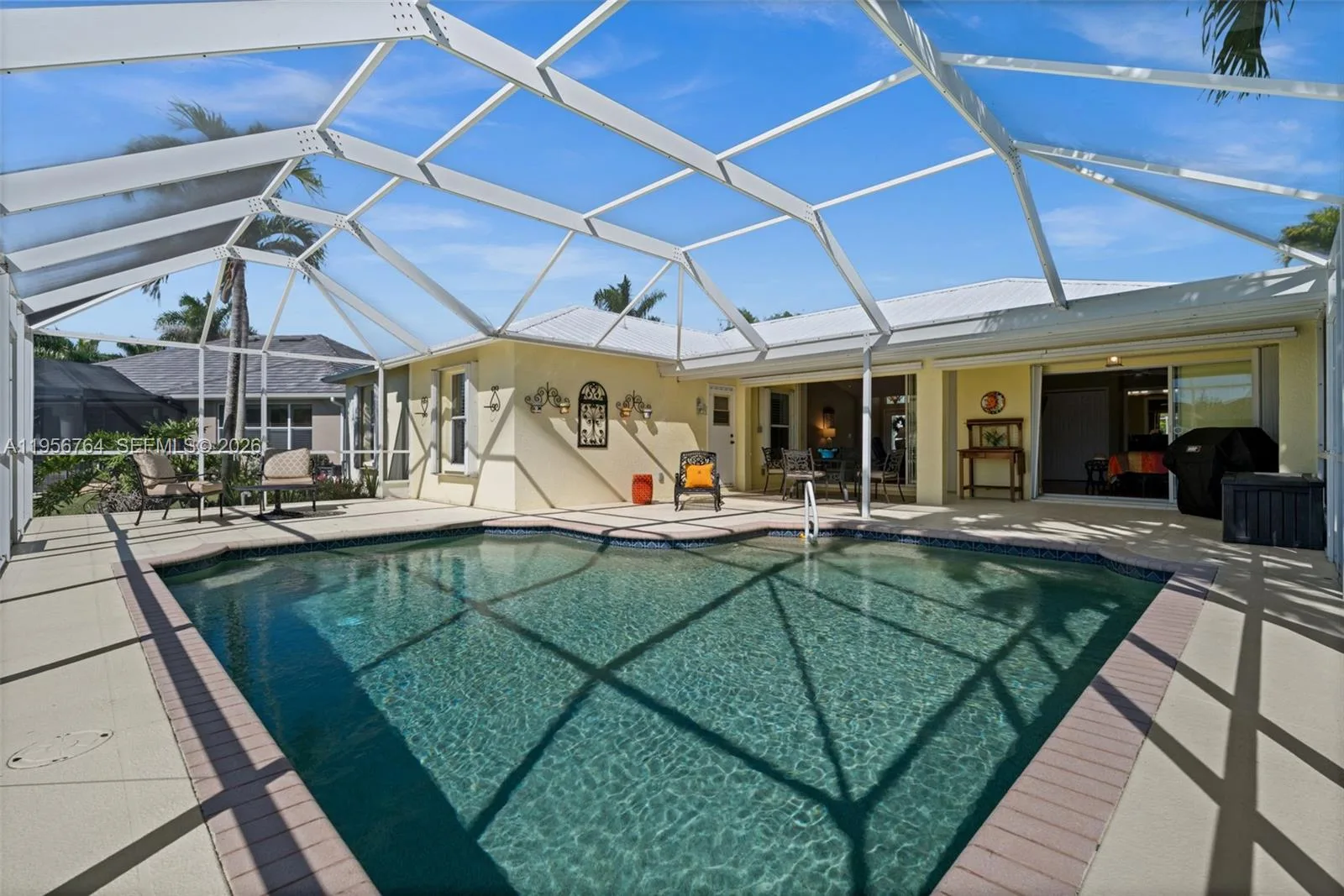 2926 SW 38th Ter, Cape Coral, FL 33914 photo 2