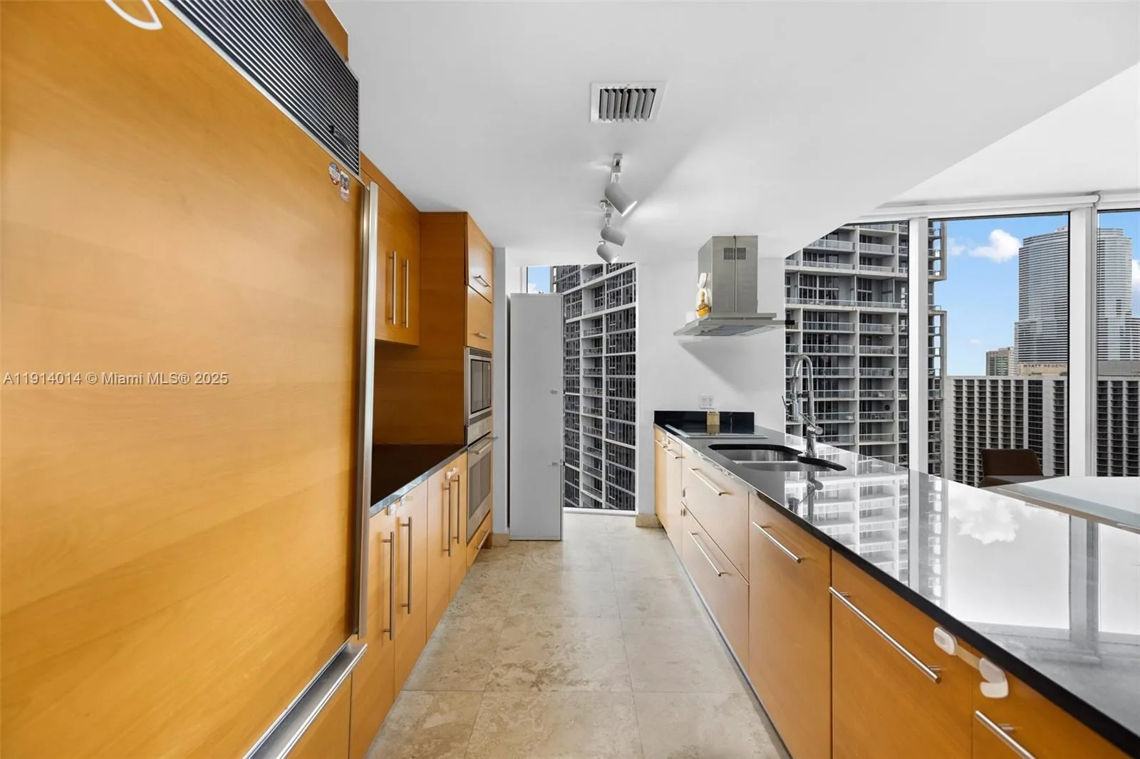 495 Brickell Ave # 2410, Miami, FL 33131 photo 5