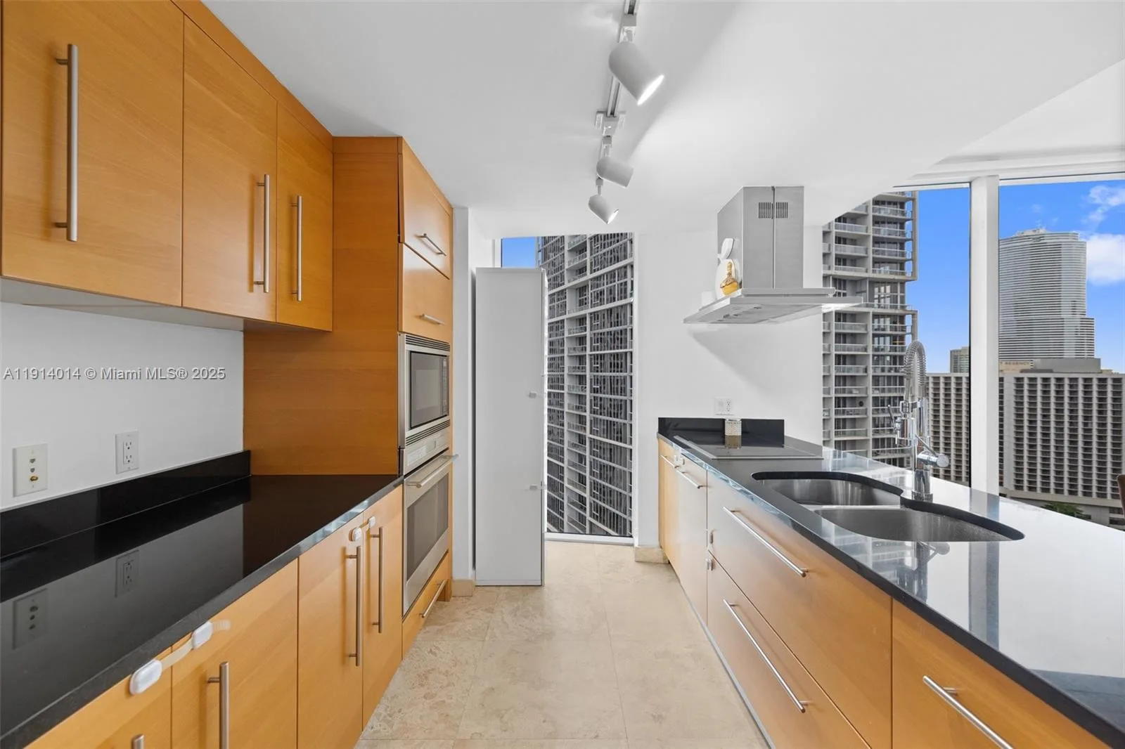 495 Brickell Ave # 2410, Miami, FL 33131 photo 6