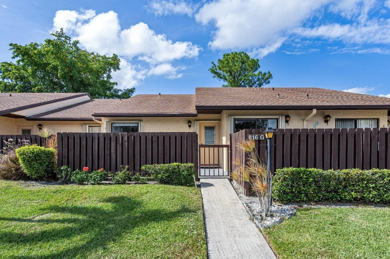816 Sky Pine Way # G, FL 33415