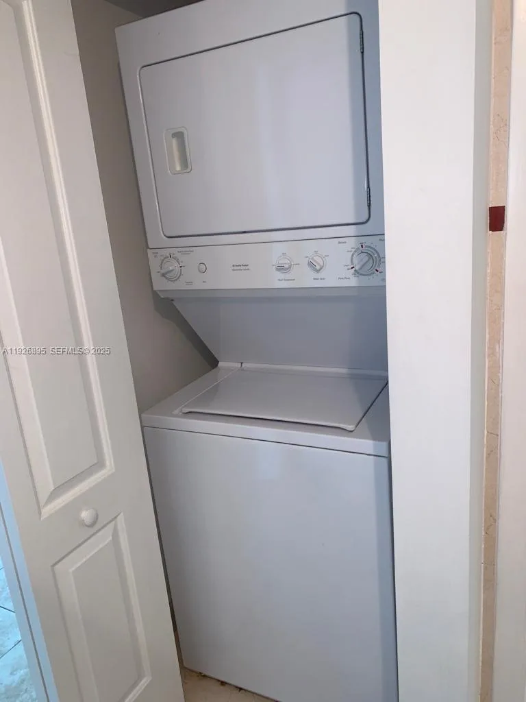 110 Washington Ave # 1405, Miami Beach, FL 33139 photo 10
