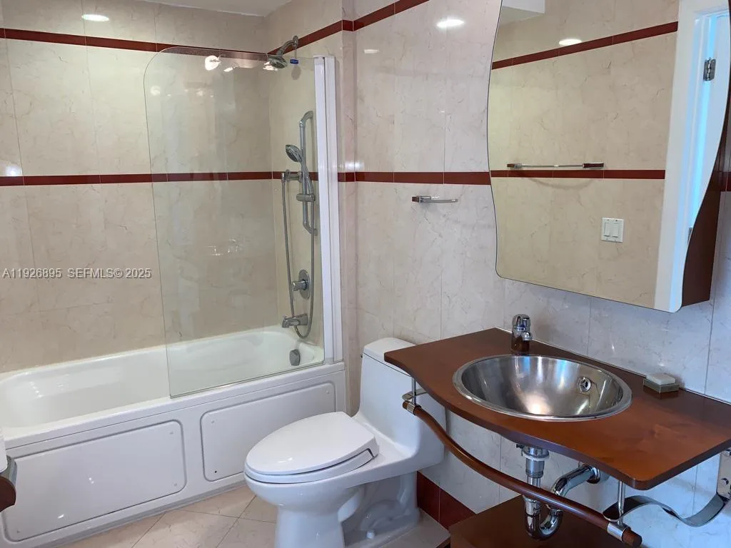110 Washington Ave # 1405, Miami Beach, FL 33139 photo 9