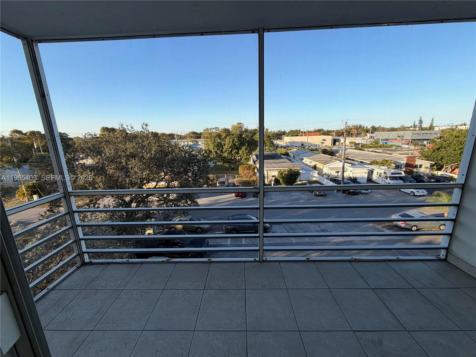 1830 Dixieanna St # 406, Hollywood, FL 33020 photo 3