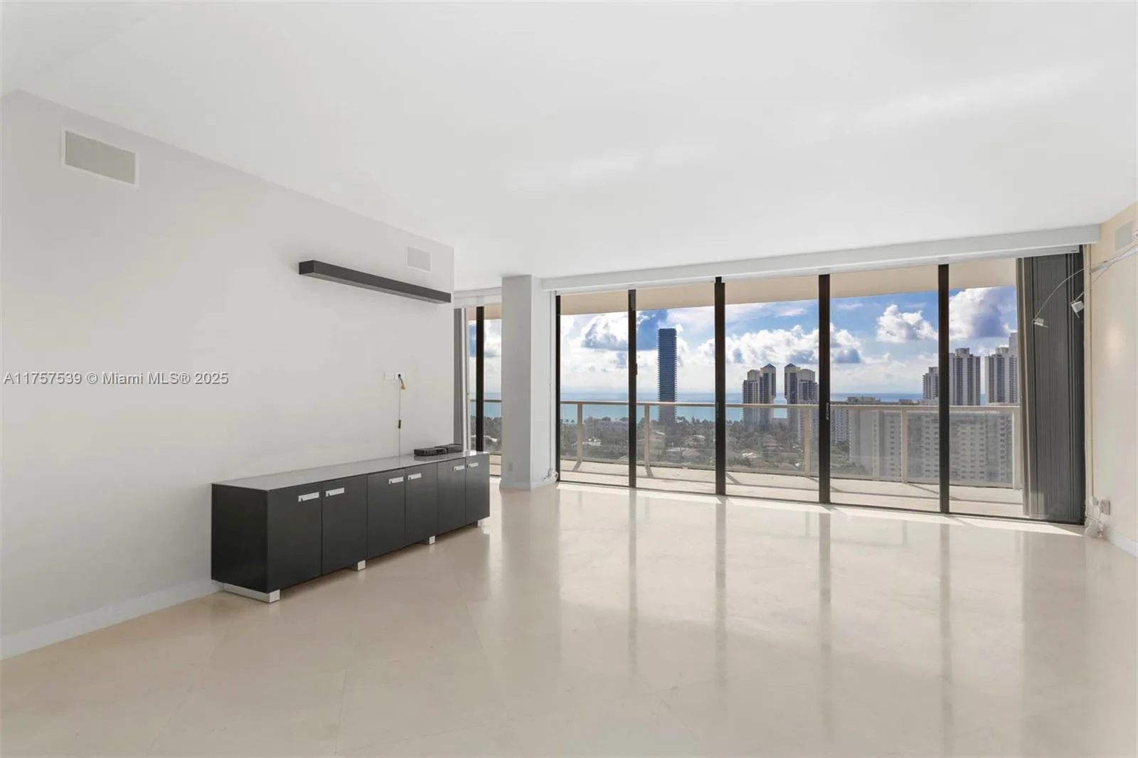 Marina Tower – photo 15