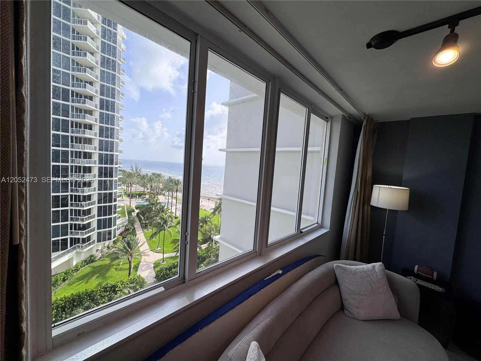 19201 Collins Ave # 718, Sunny Isles Beach, FL 33160 photo 5
