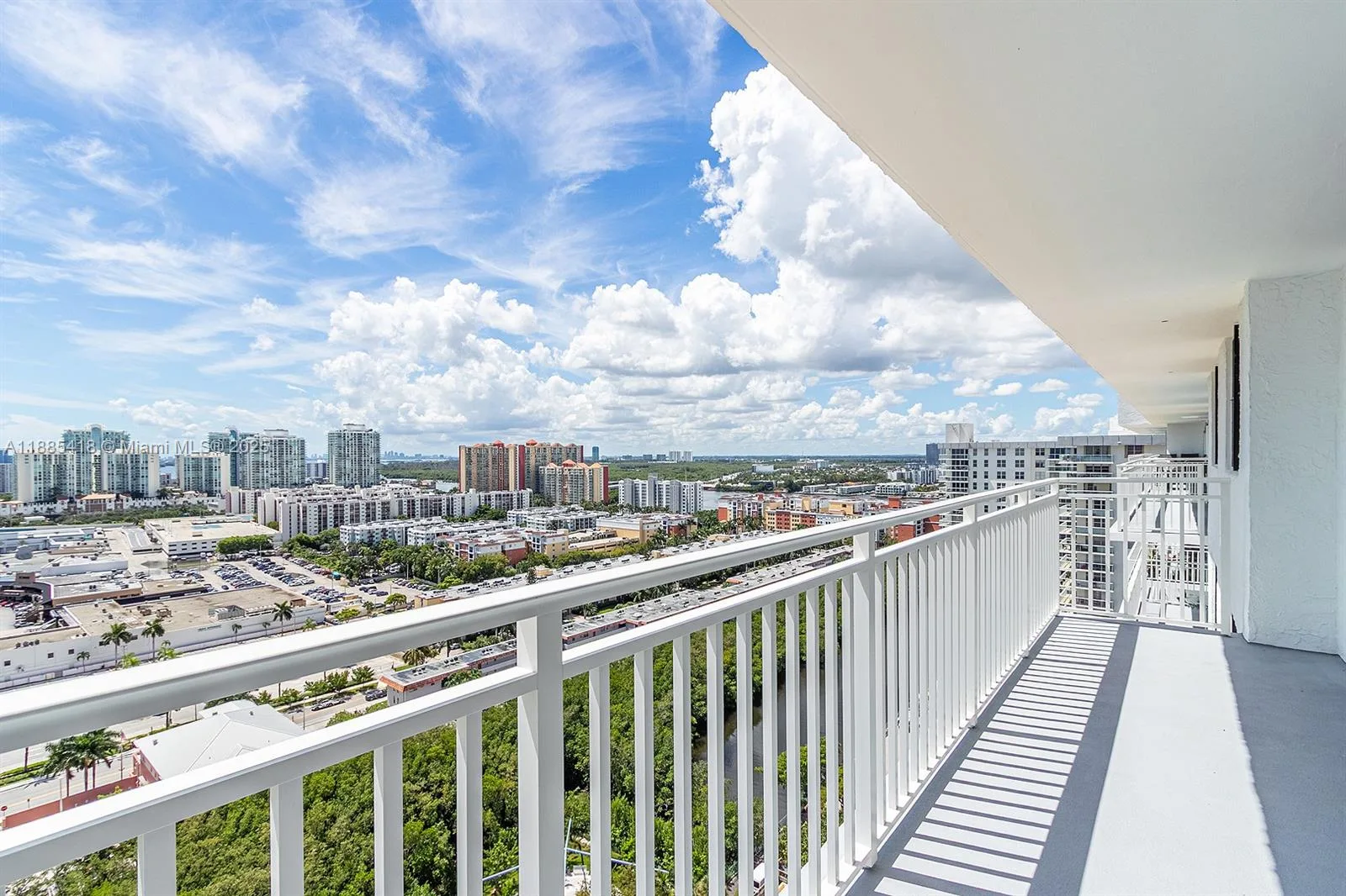 210 174th St # 2406, Sunny Isles Beach, FL 33160 photo 4