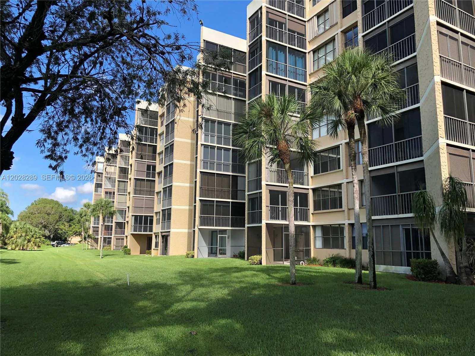 16300 Golf Club Rd # 105, Weston, FL 33326