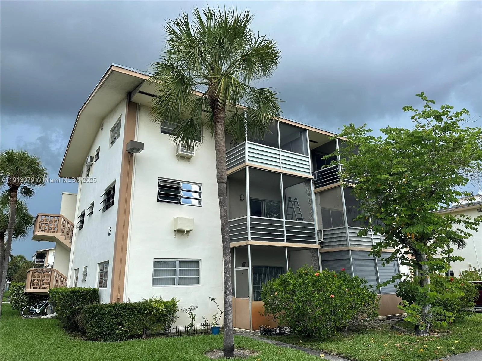 16790 NE 14th Ave # 202, Miami, FL 33162