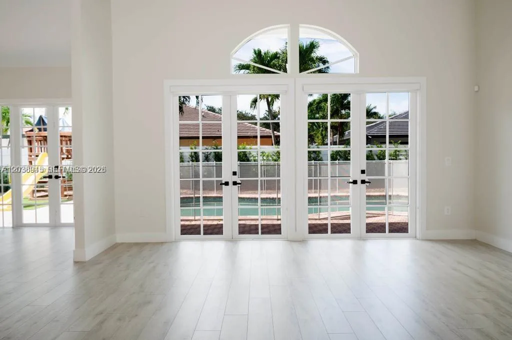8325 NW 161st Ter, Miami Lakes, FL 33016 photo 10