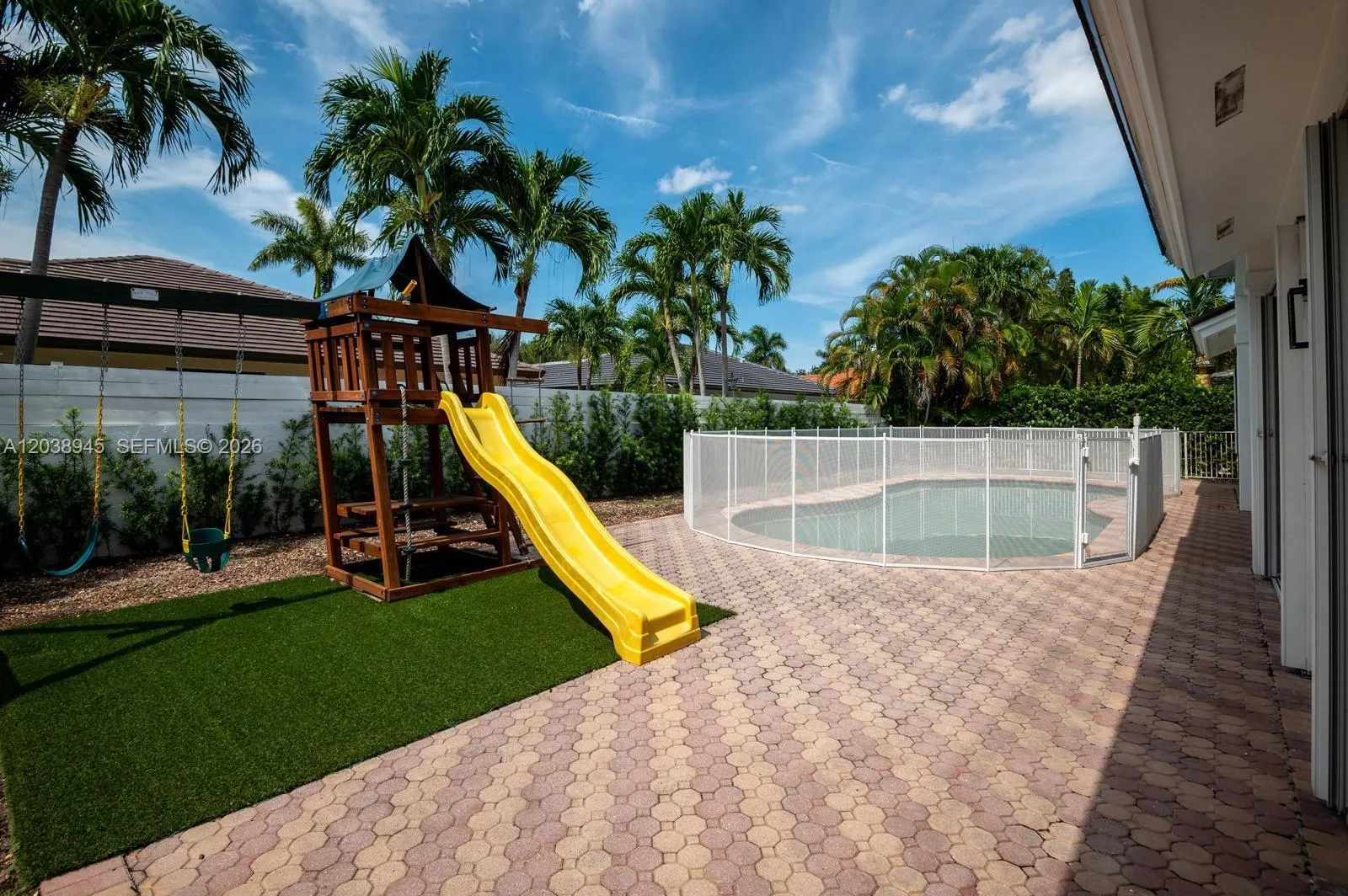8325 NW 161st Ter, Miami Lakes, FL 33016 photo 11