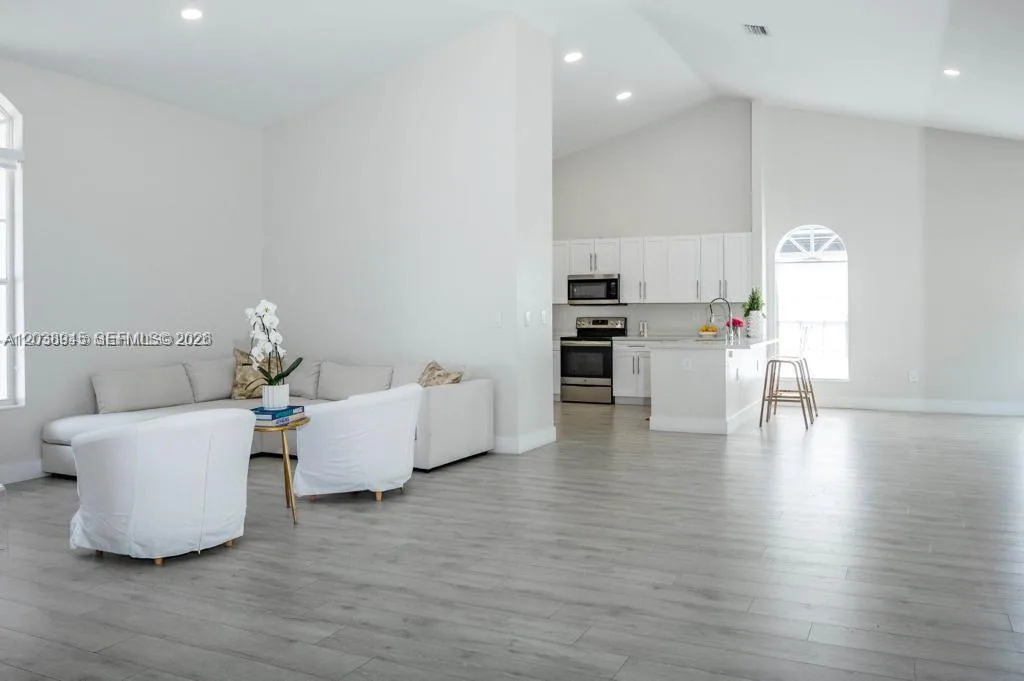 8325 NW 161st Ter, Miami Lakes, FL 33016 photo 2
