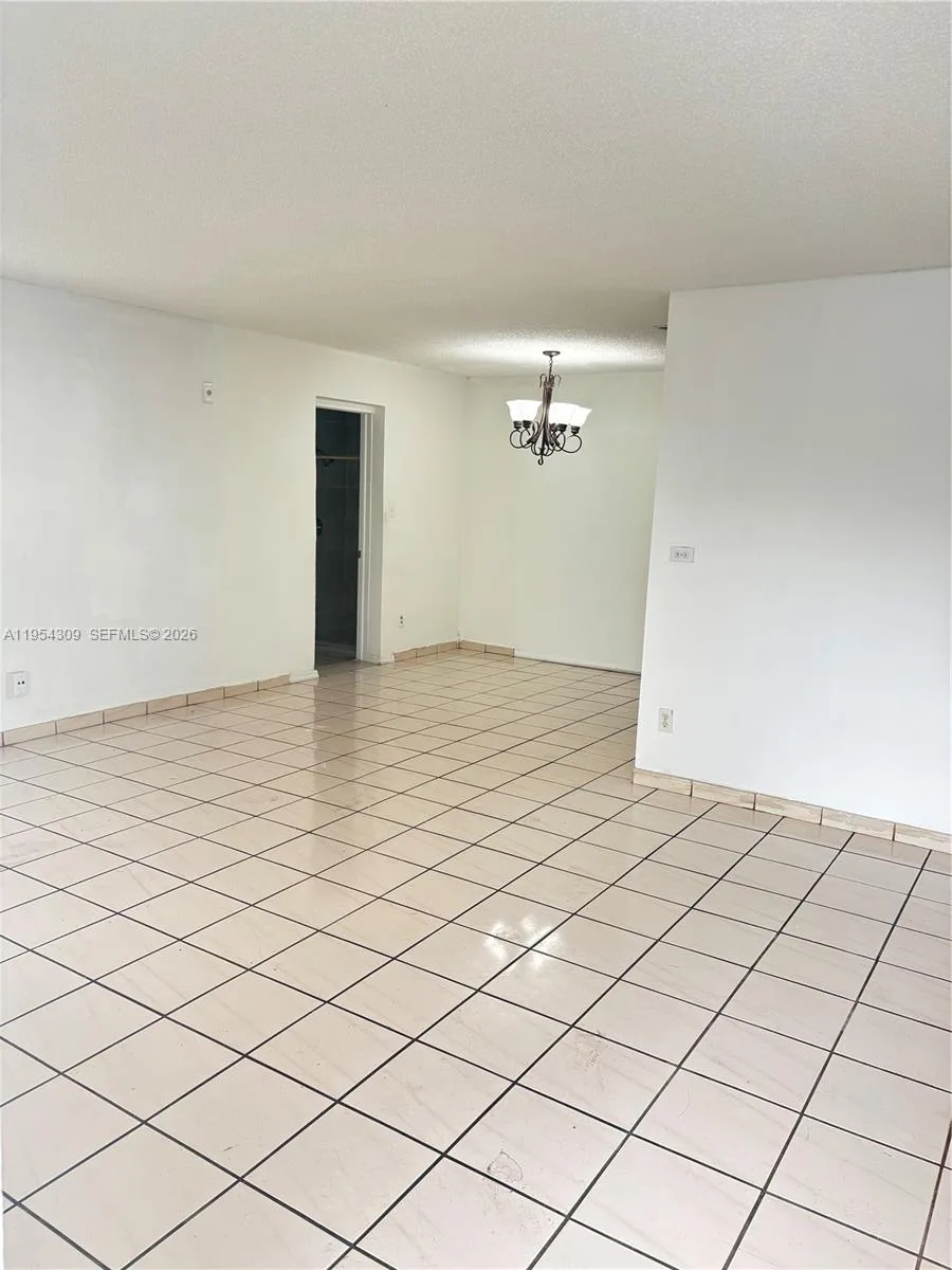 19480 SW 121st Ave, Miami, FL 33177 photo 2
