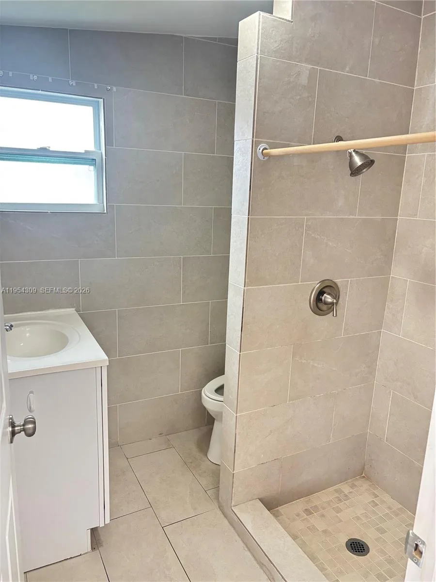 19480 SW 121st Ave, Miami, FL 33177 photo 3