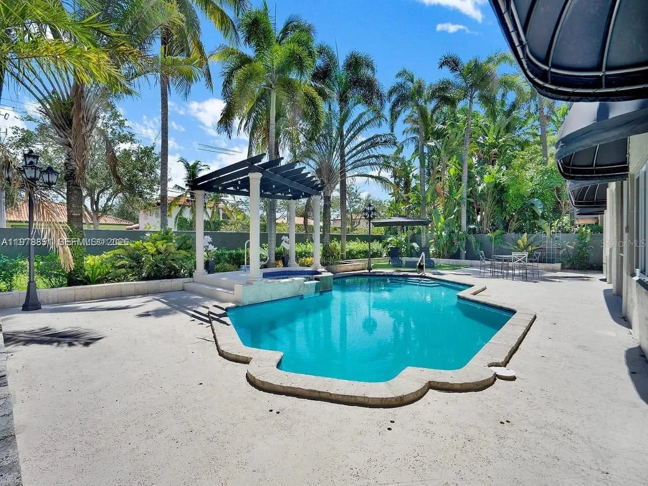 15945 NW 82nd Ct, Miami Lakes, FL 33016 photo 12