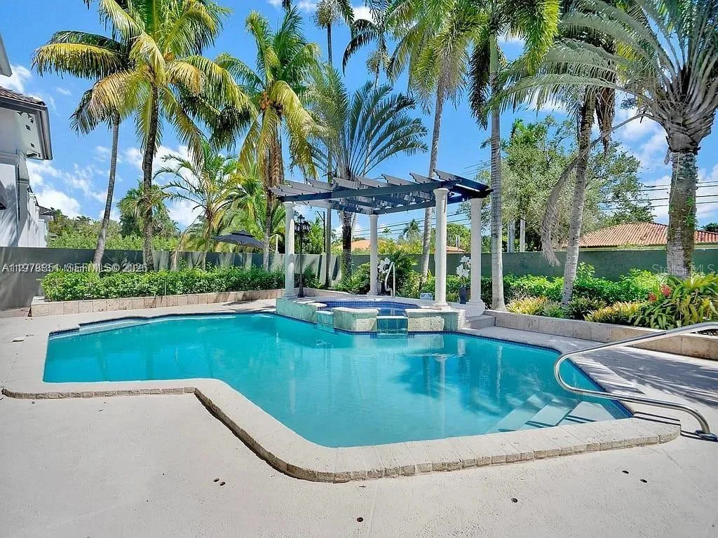 15945 NW 82nd Ct, Miami Lakes, FL 33016 photo 13