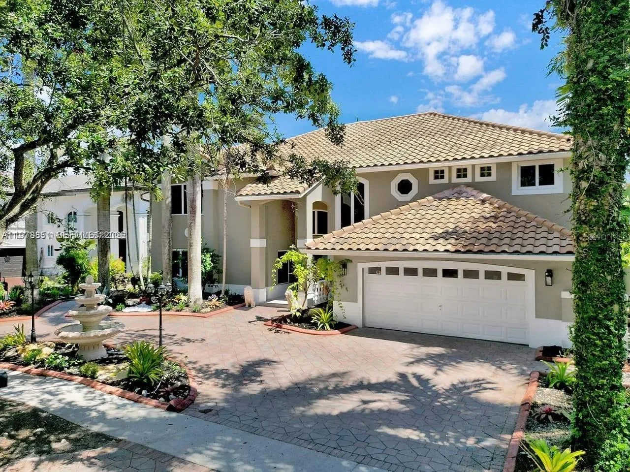 15945 NW 82nd Ct, Miami Lakes, FL 33016 photo 2