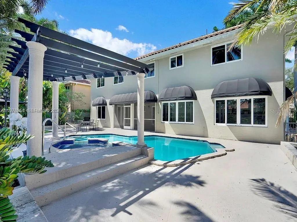 15945 NW 82nd Ct, Miami Lakes, FL 33016 photo 3