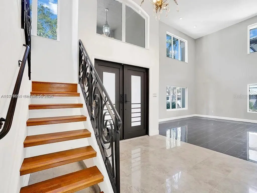 15945 NW 82nd Ct, Miami Lakes, FL 33016 photo 5