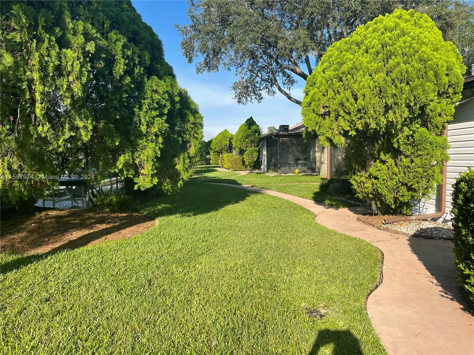 4631 Vilabella Dr, Sebring, FL 33872 photo 2